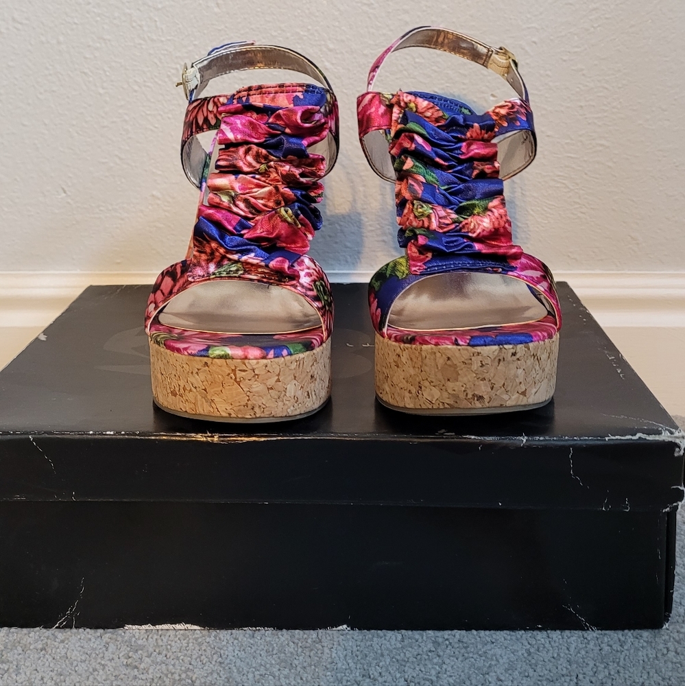 Floral Wedge